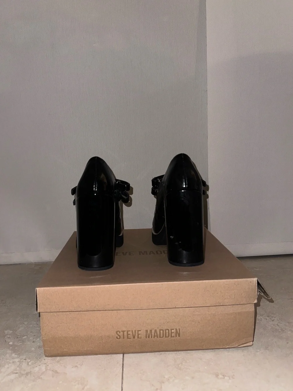 Steve Madden Black Patent Mary Jane Platform Pumps